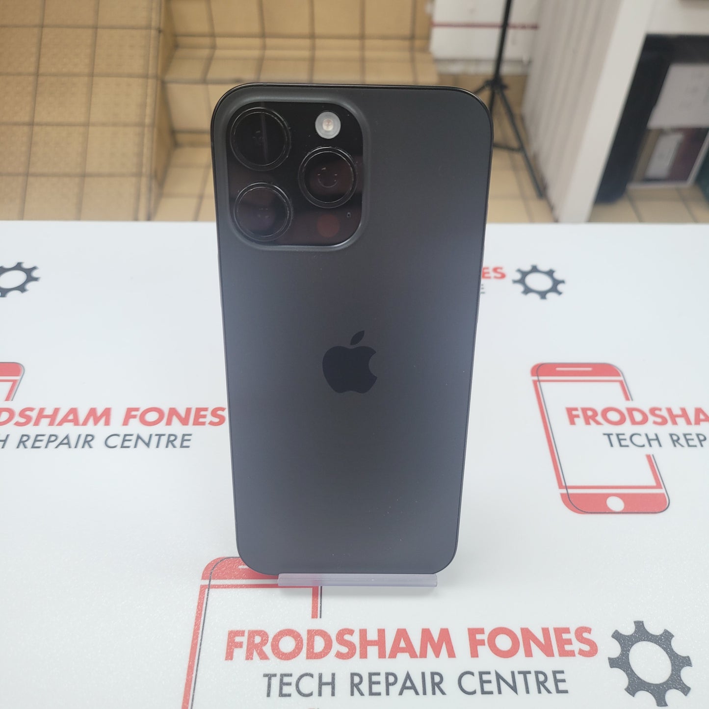 iPhone 16 Pro Max - Black Titanium -  256GB - Unlocked - Grade A (SPT4313)